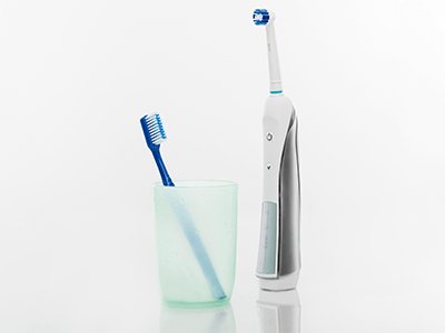 Oakridge Smiles - Manual vs. Electric Toothbrushes